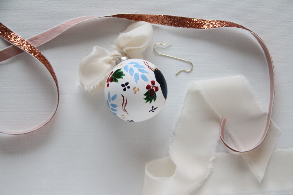 christmas ornament botanical with ribbons